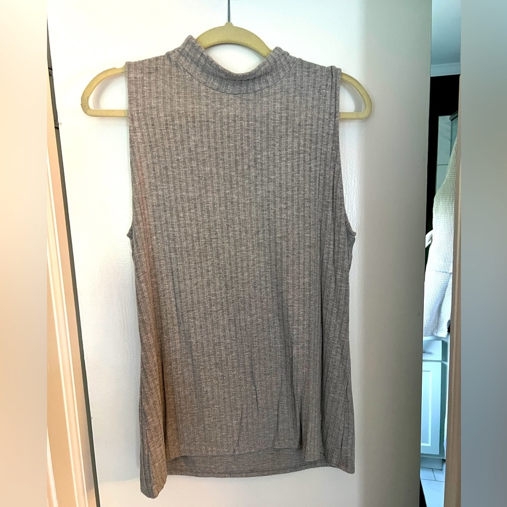 WHBM mock neck sleeveless ribbed tank top